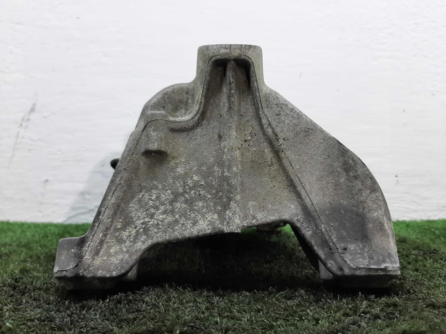 Кронштейн двигателя