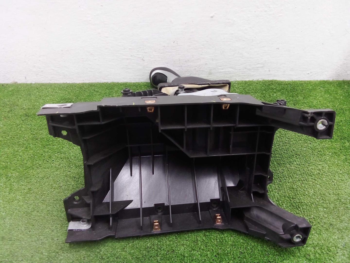 Кулиса МКПП / АКПП