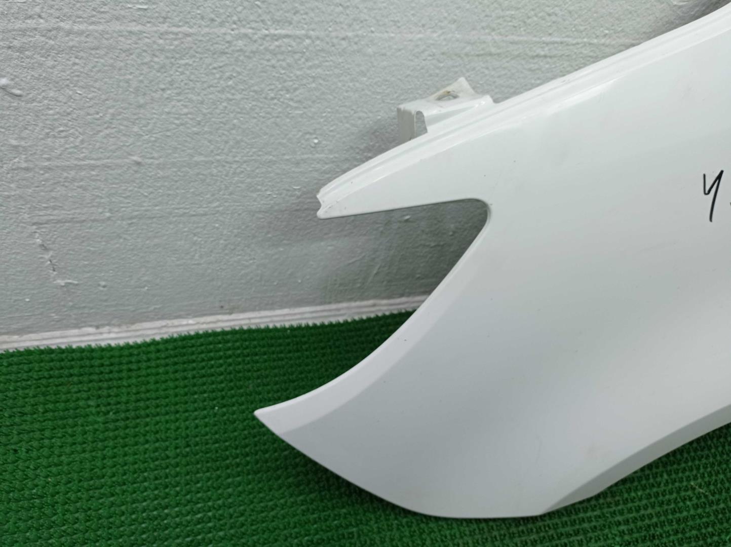 Крыло переднее левое