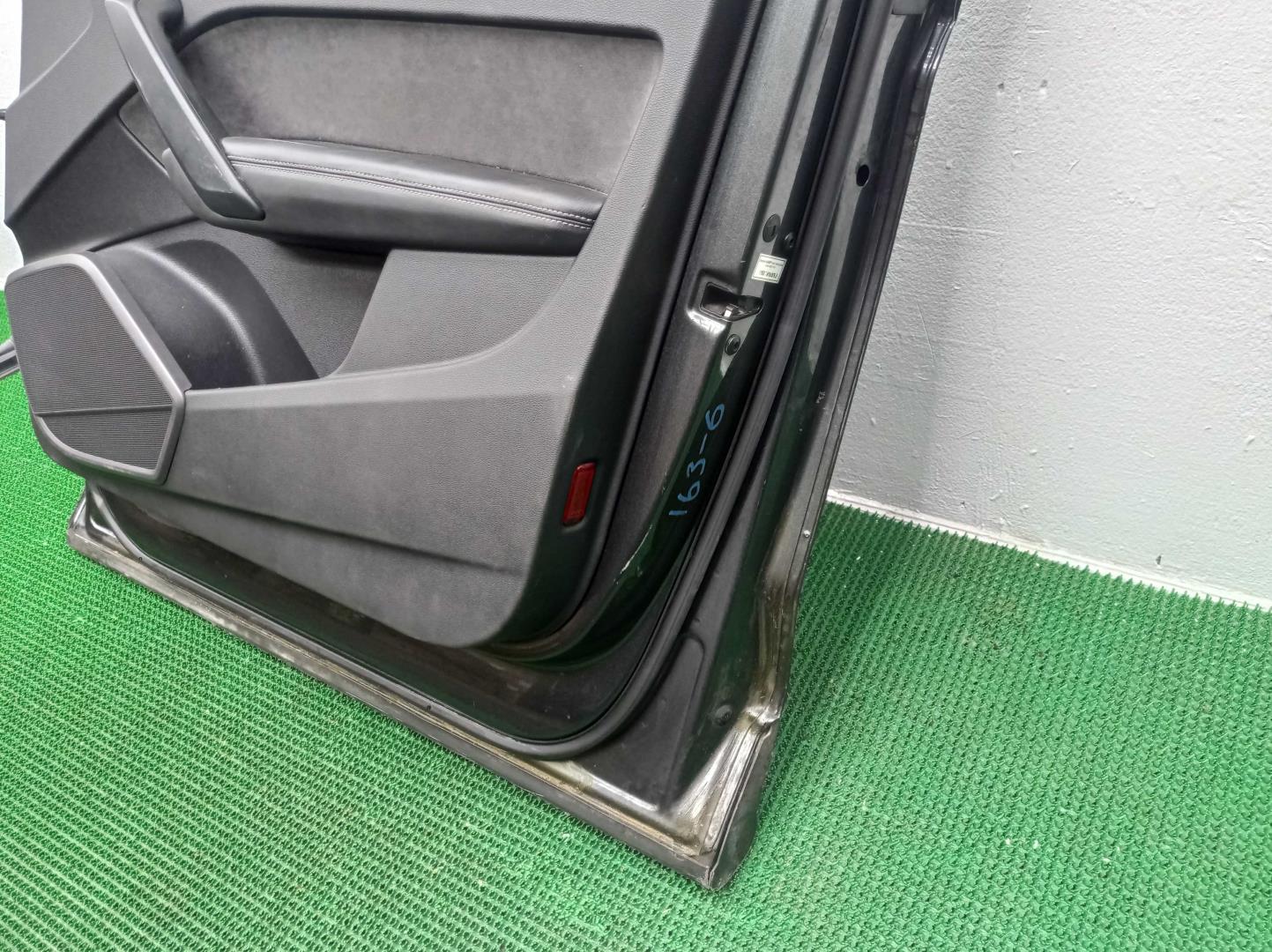 Замок двери передней правой