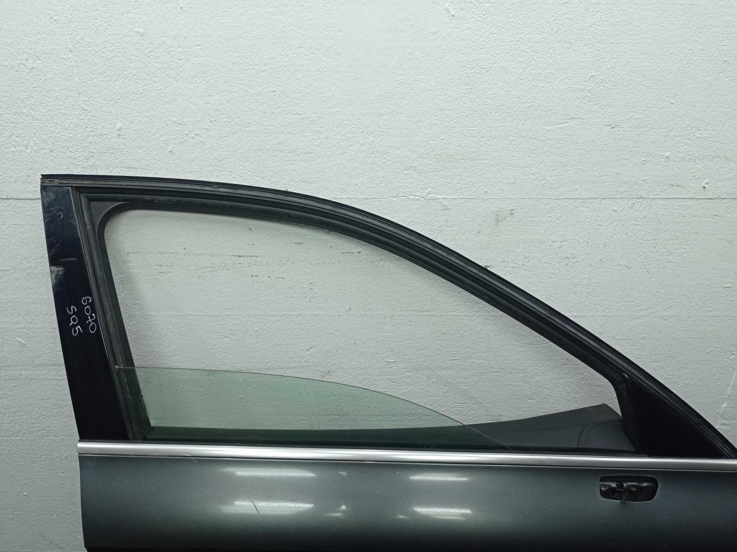 Замок двери передней правой