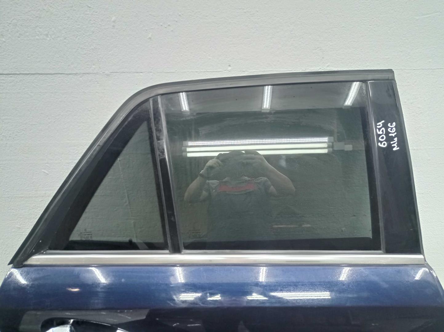 Стеклоподъемник электр. задний правый