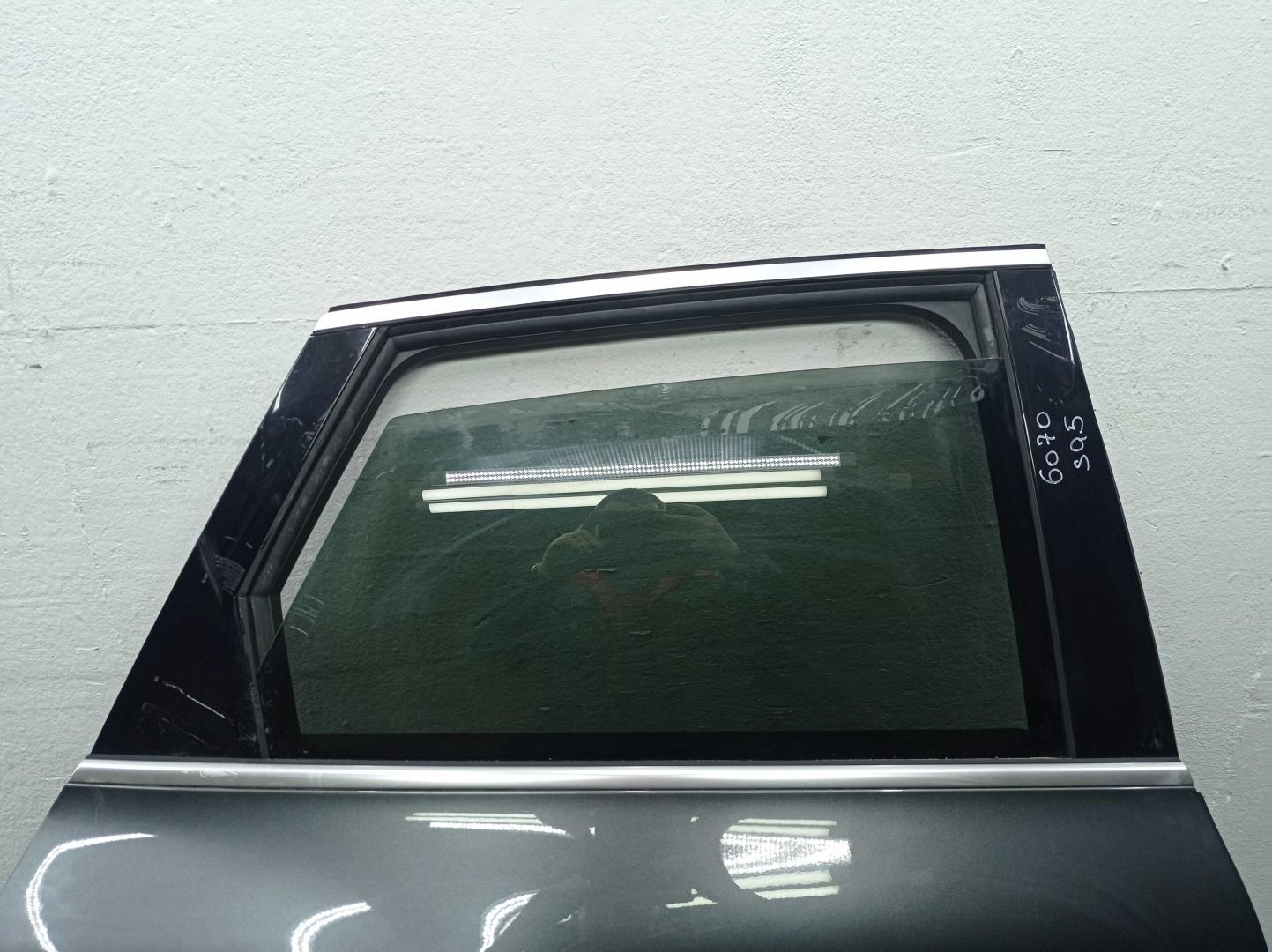 Стеклоподъемник электр. задний правый