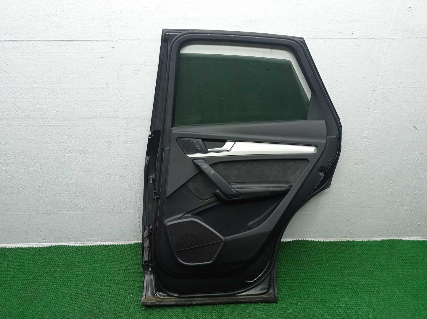 Замок двери задней правой