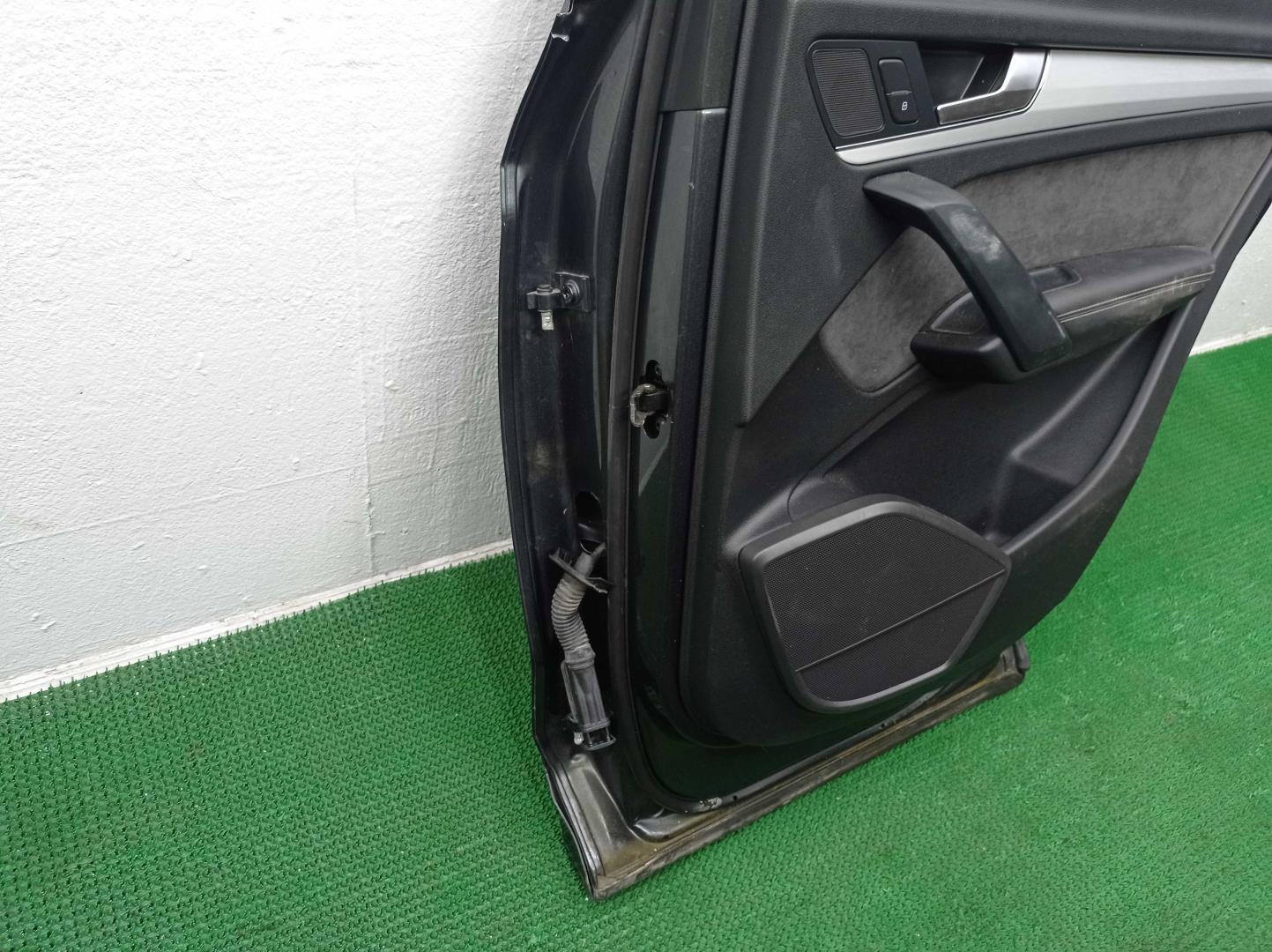 Замок двери задней правой