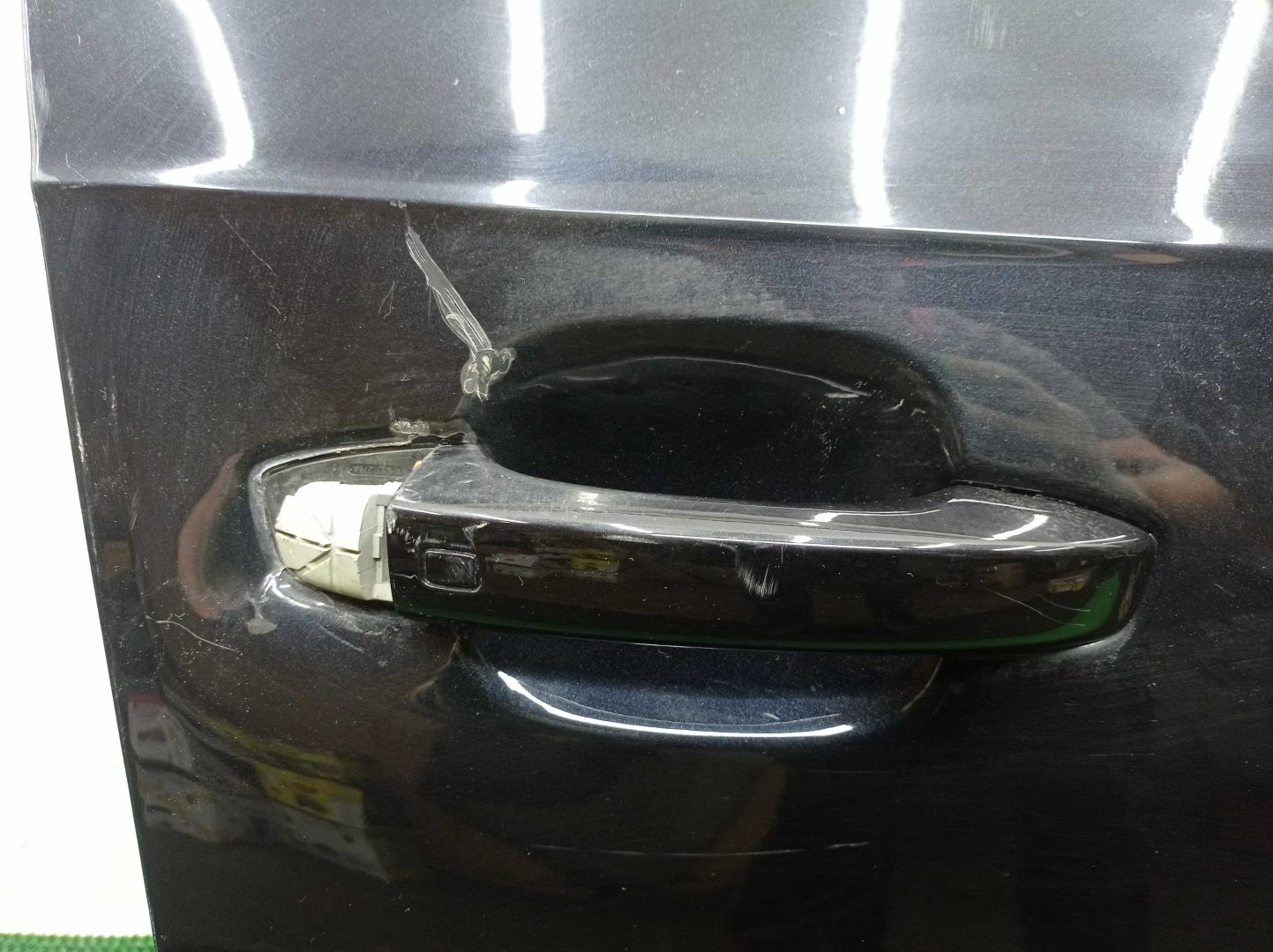 Стекло двери передней правой