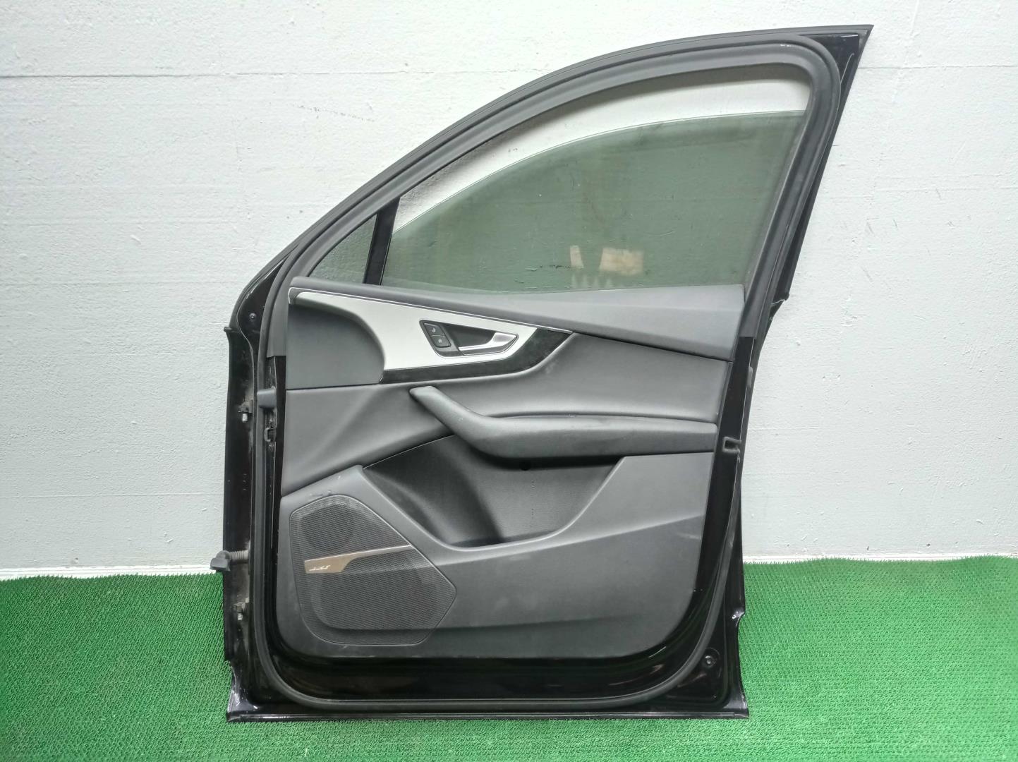 Стекло двери передней правой