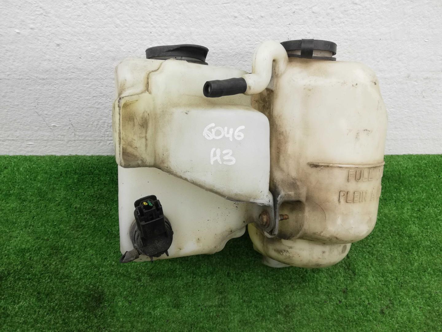 Бачок омывателя лобового стекла