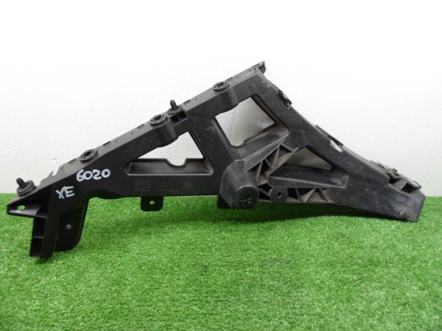 Кронштейн заднего бампера