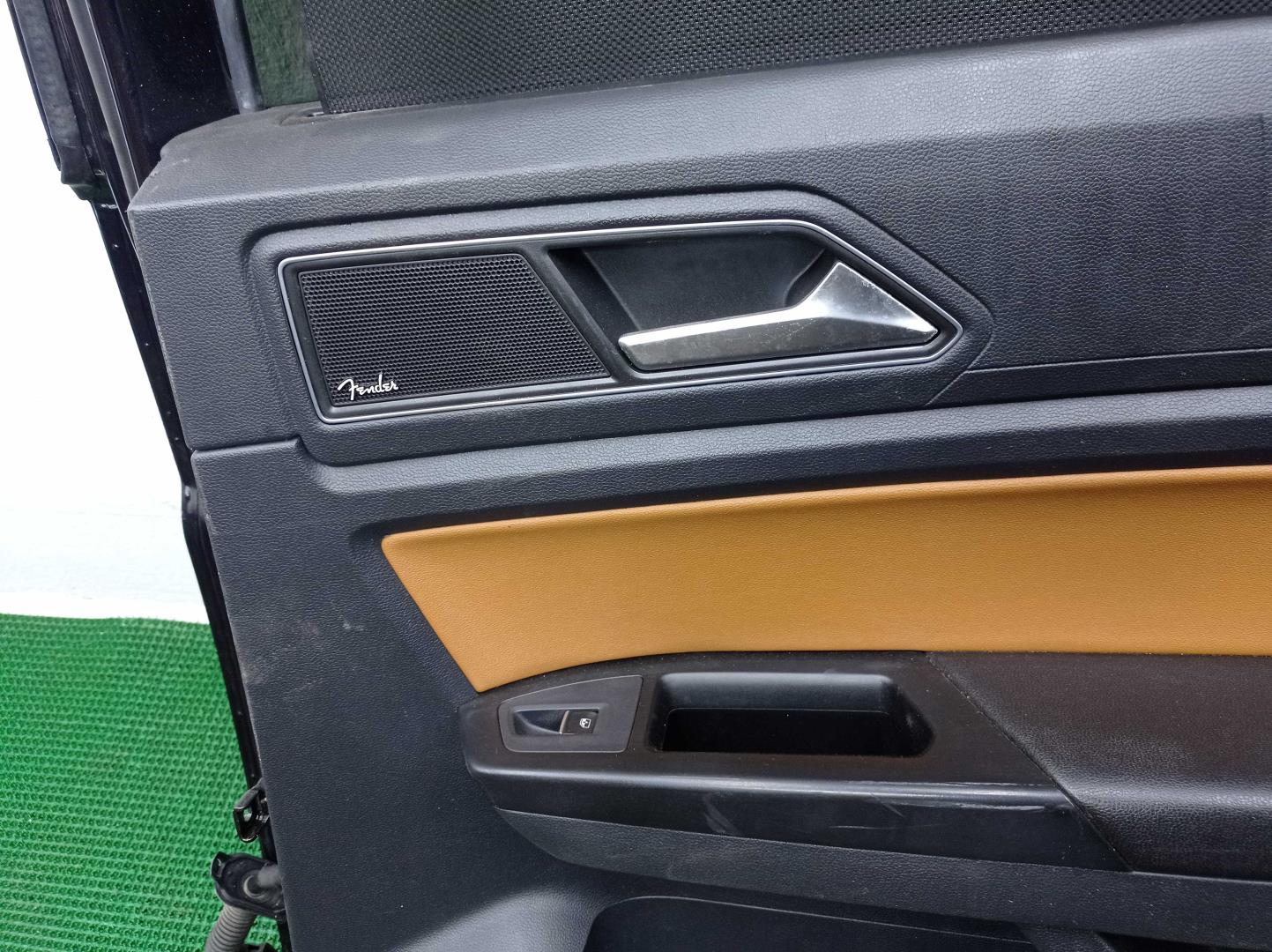 Дверь задняя правая