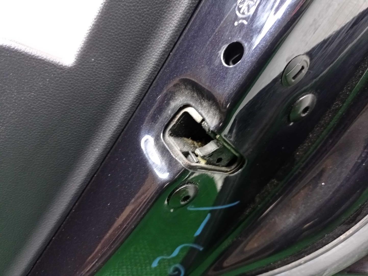 Дверь задняя правая