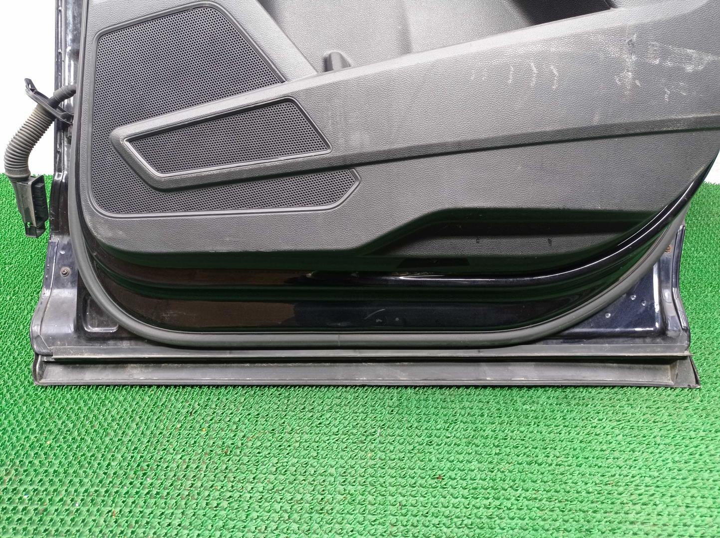 Шторка солнцезащитная