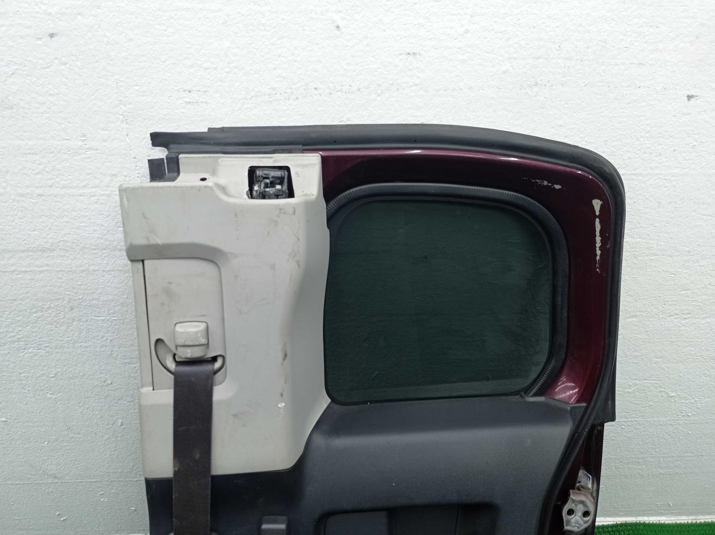 Дверь задняя правая