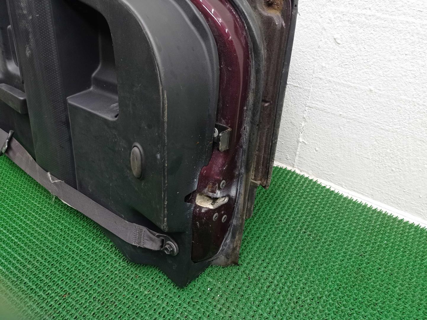 Дверь задняя правая