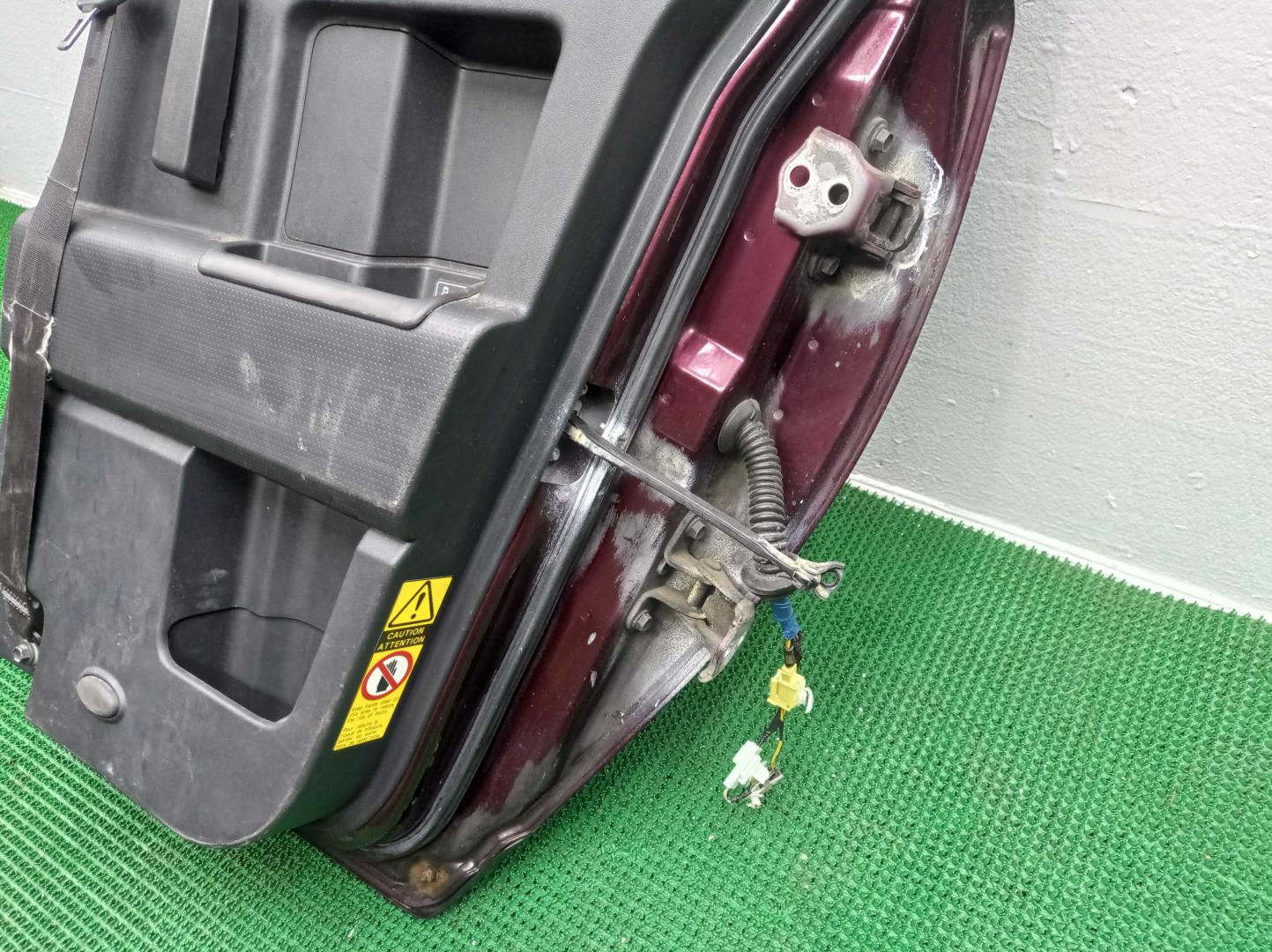 Замок двери задней правой