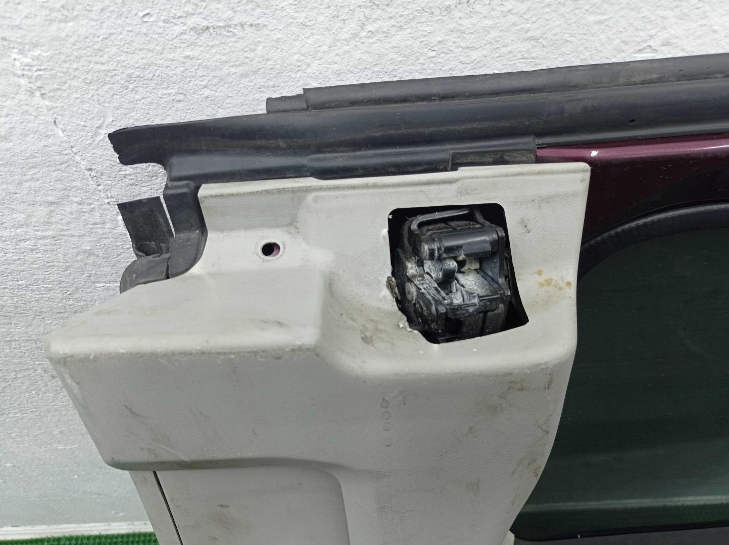 Замок двери задней правой