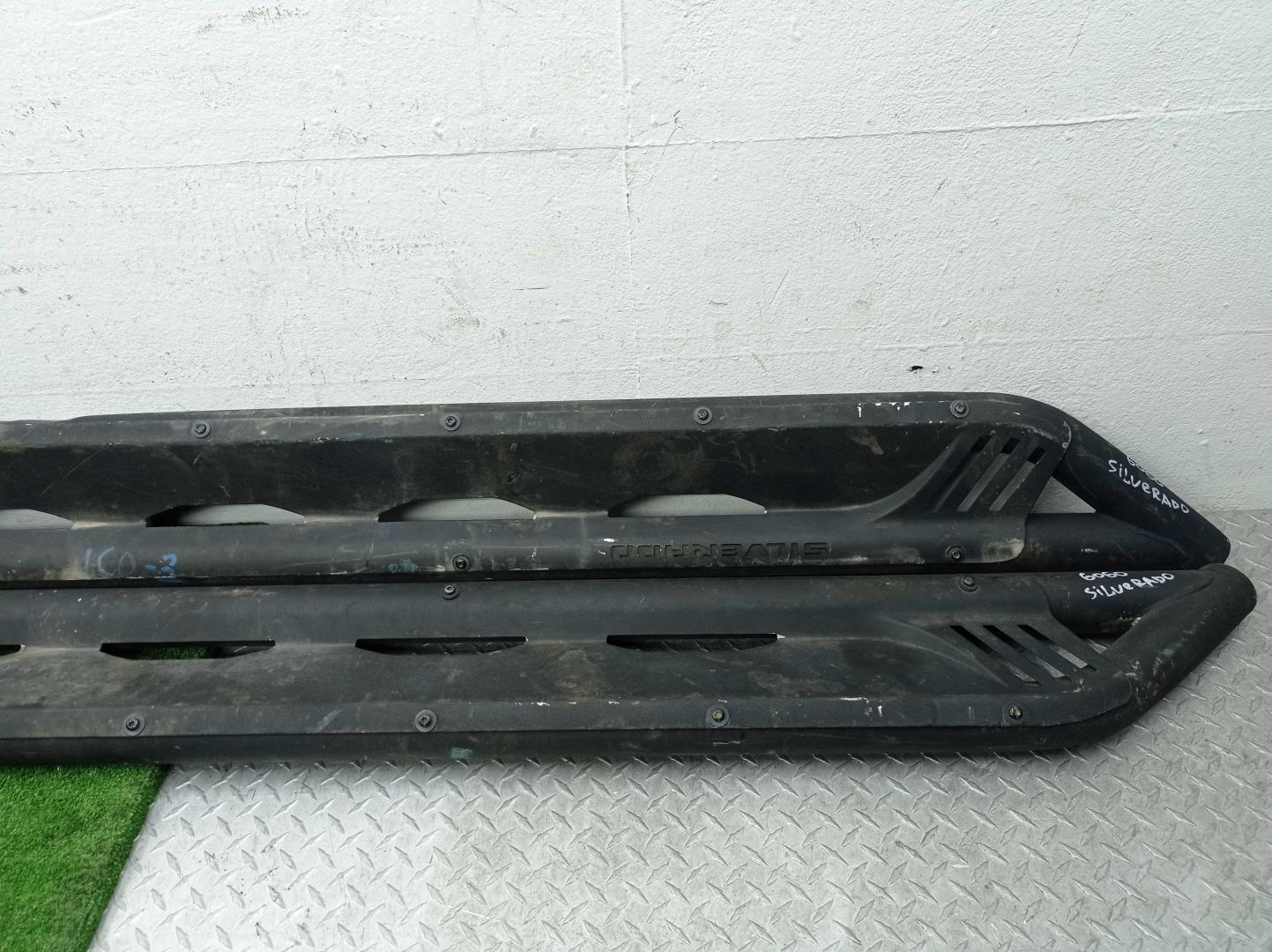 Подножка левая