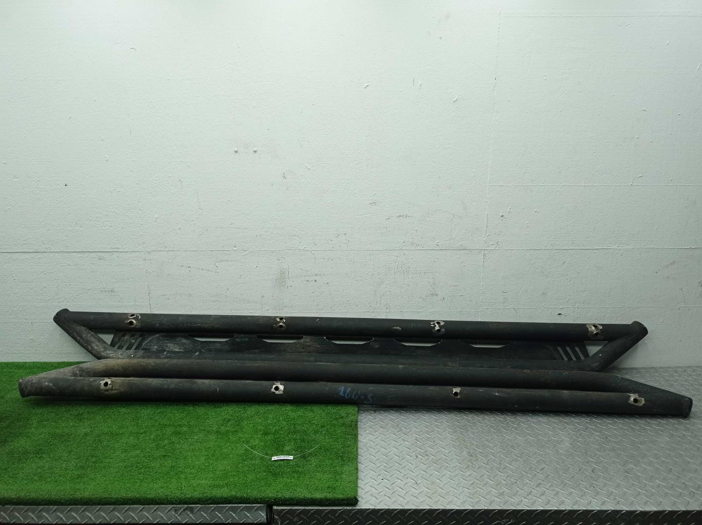 Подножка левая