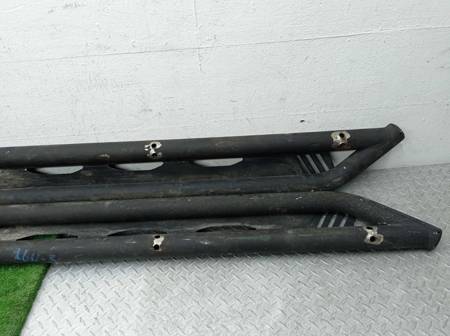 Подножка правая