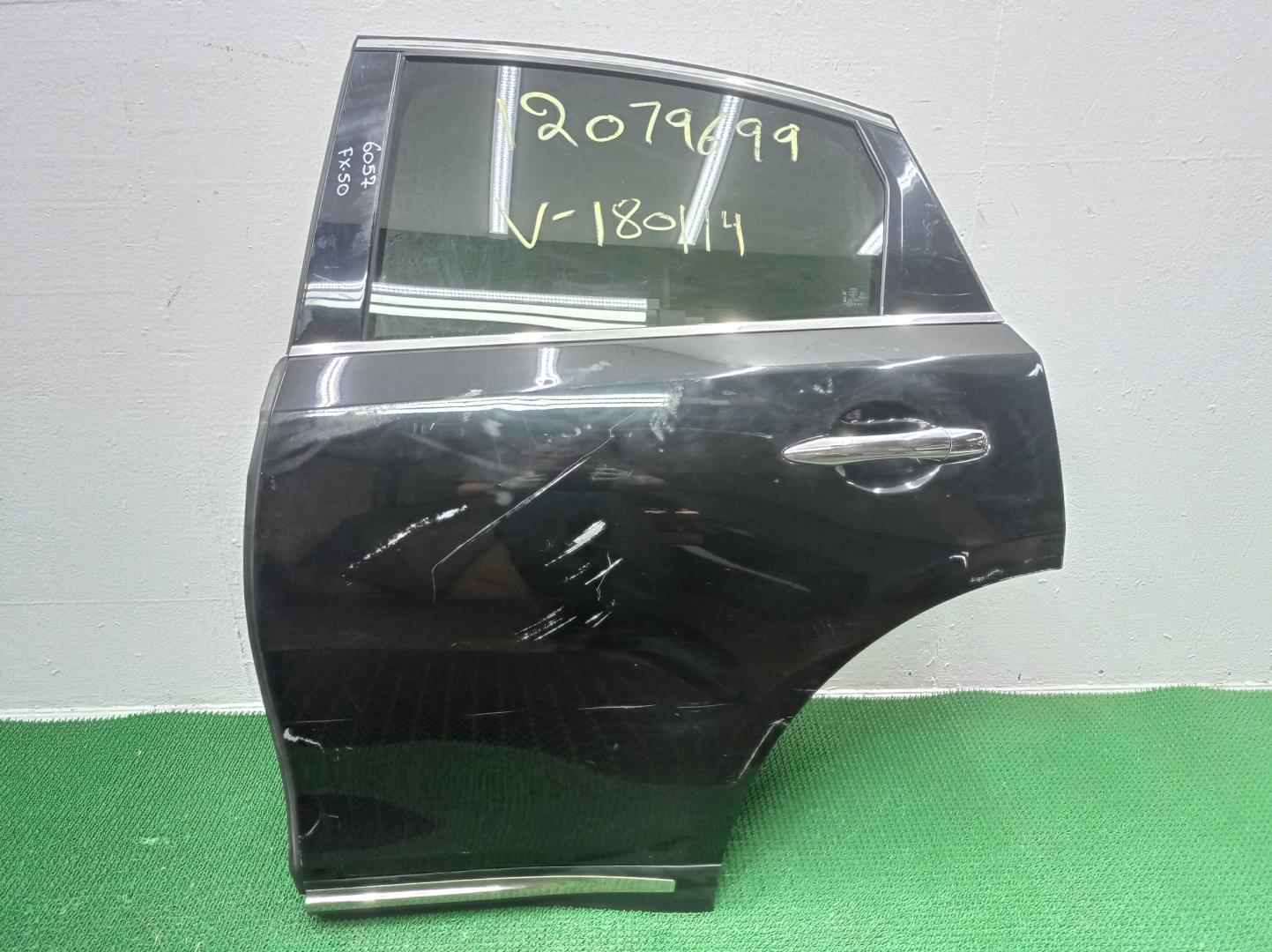 Стекло двери задней левой