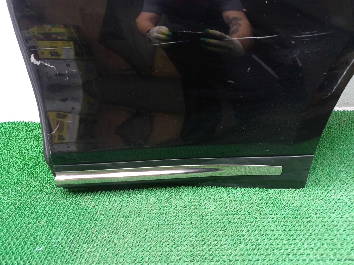 Стекло двери задней левой