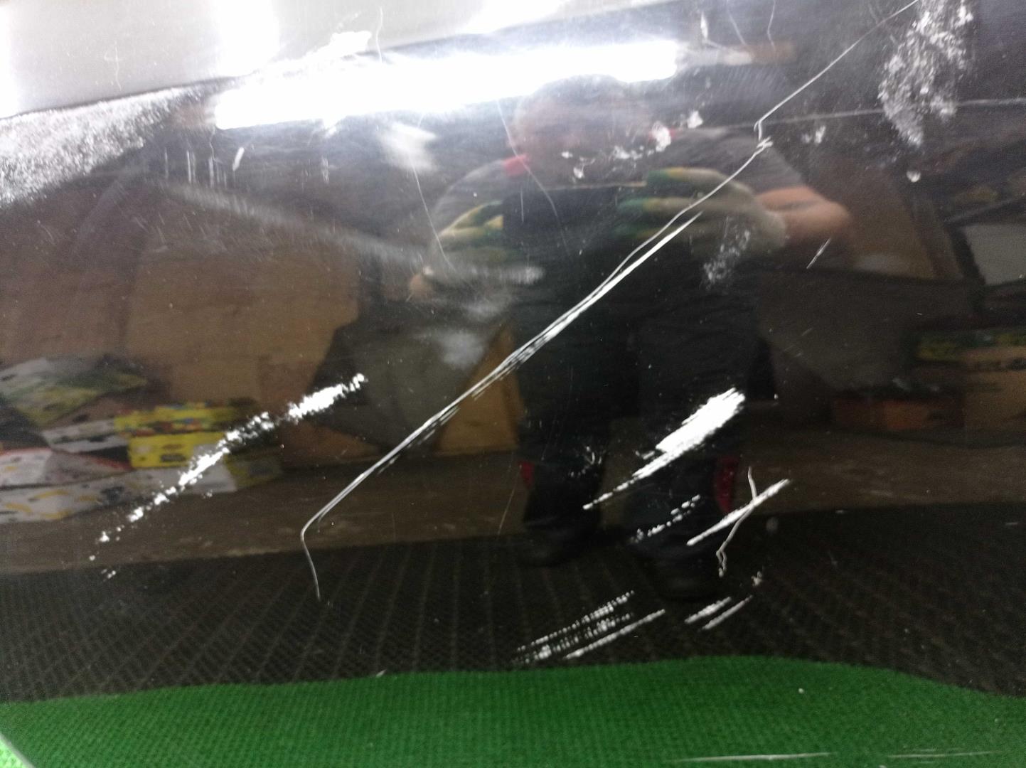 Стекло двери задней левой