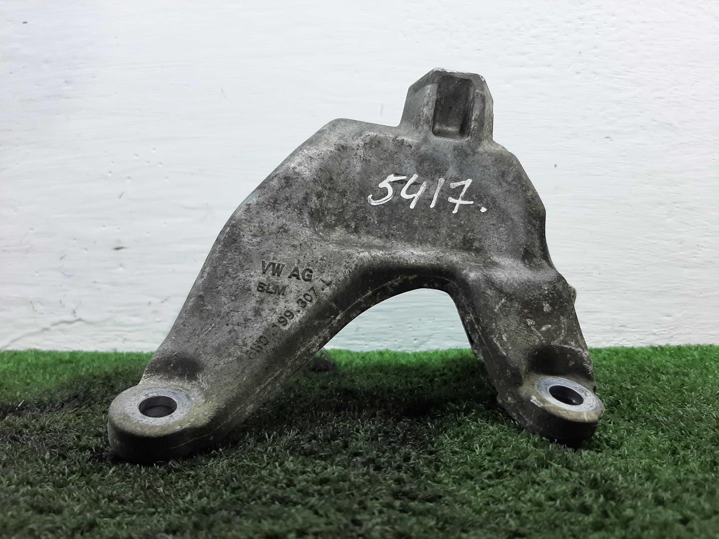 Кронштейн двигателя