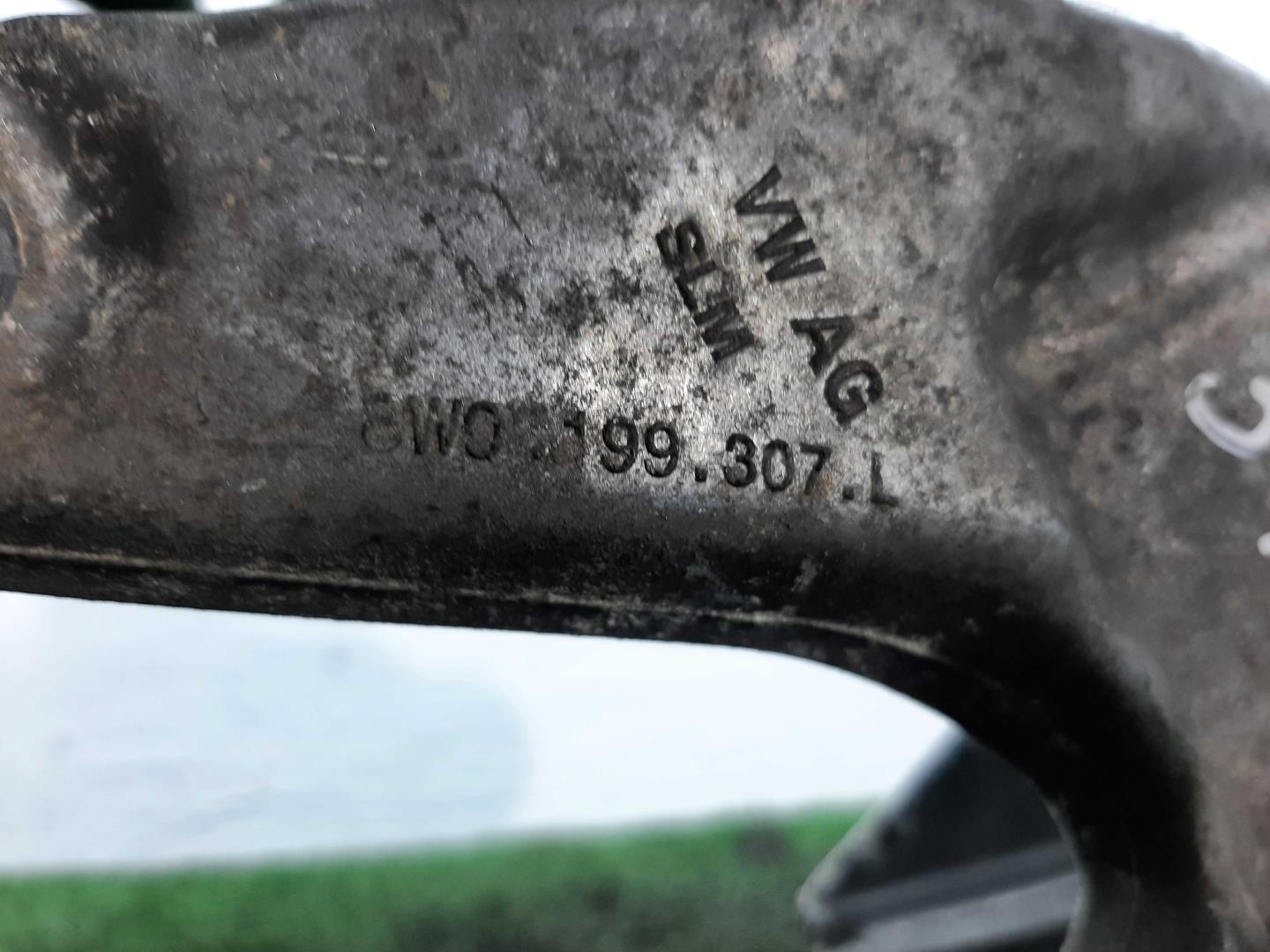 Кронштейн двигателя