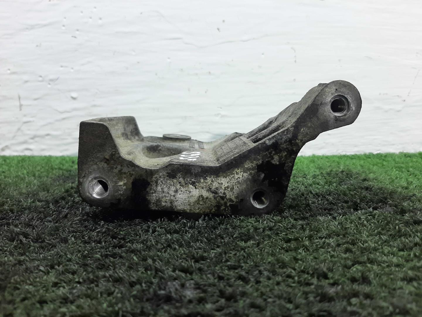 Кронштейн ГУР