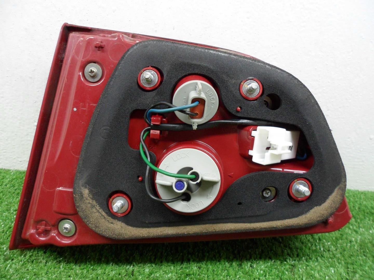 Фонарь задний внутренний левый