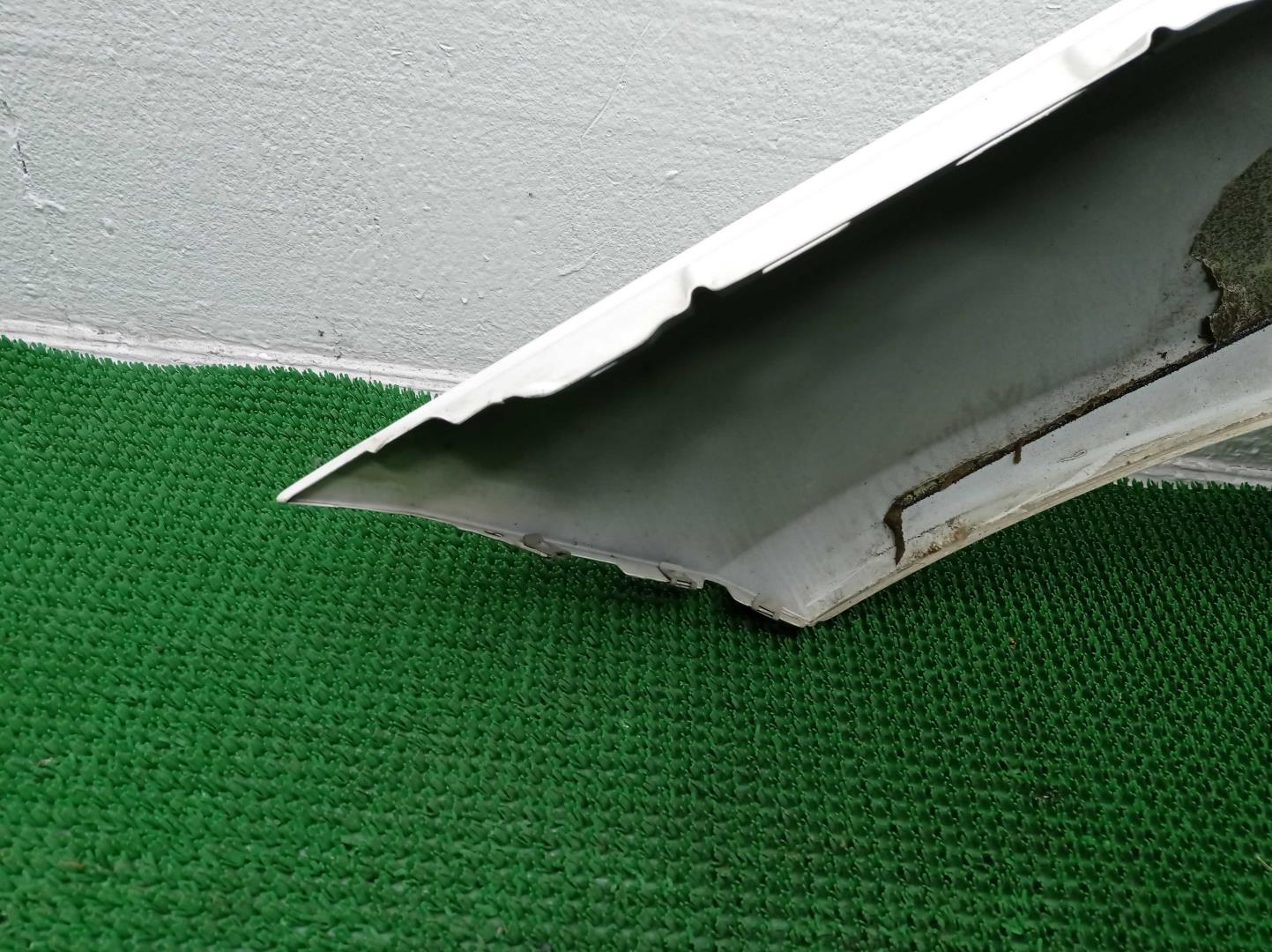 Крыло переднее правое