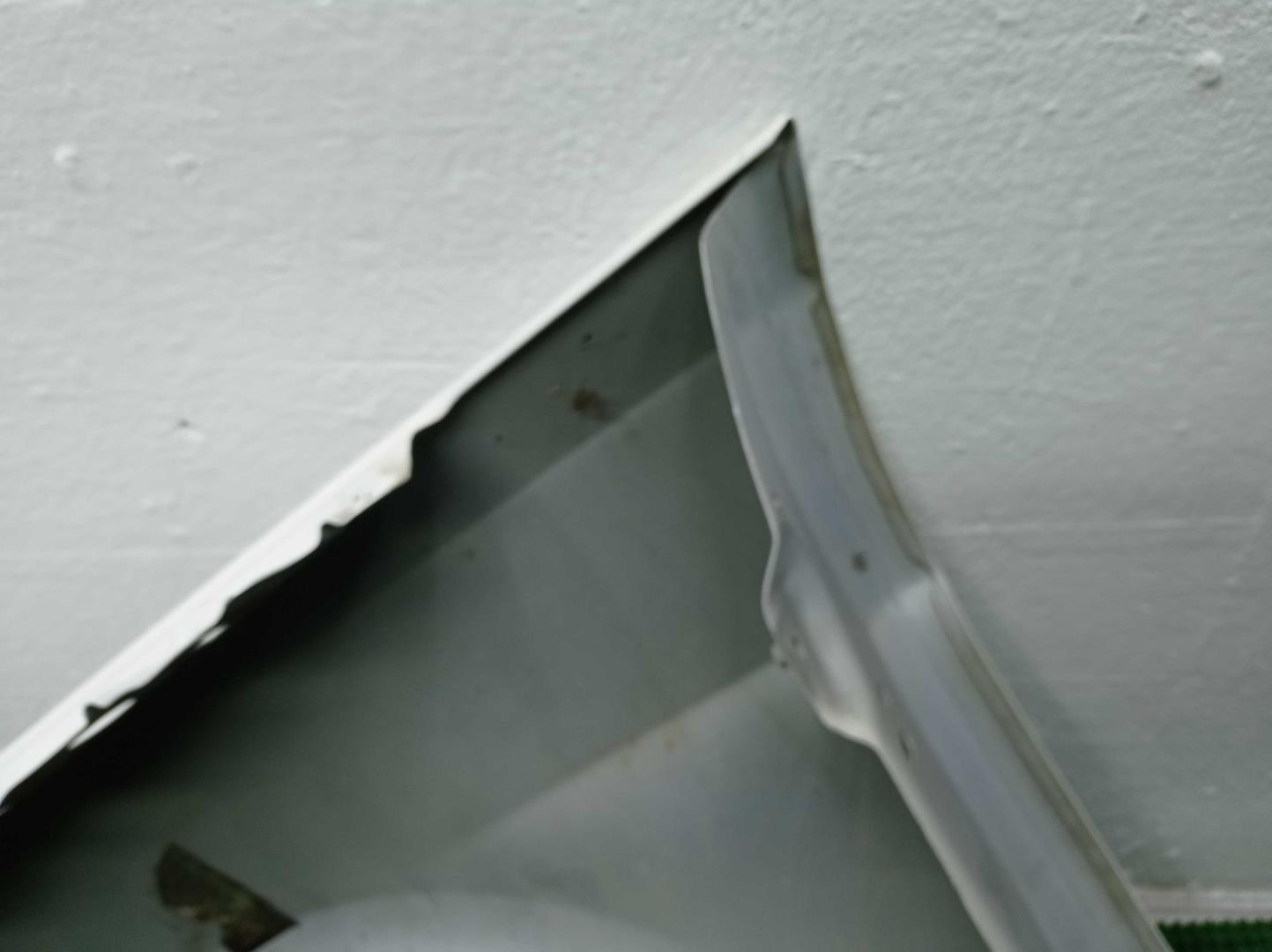 Крыло переднее правое