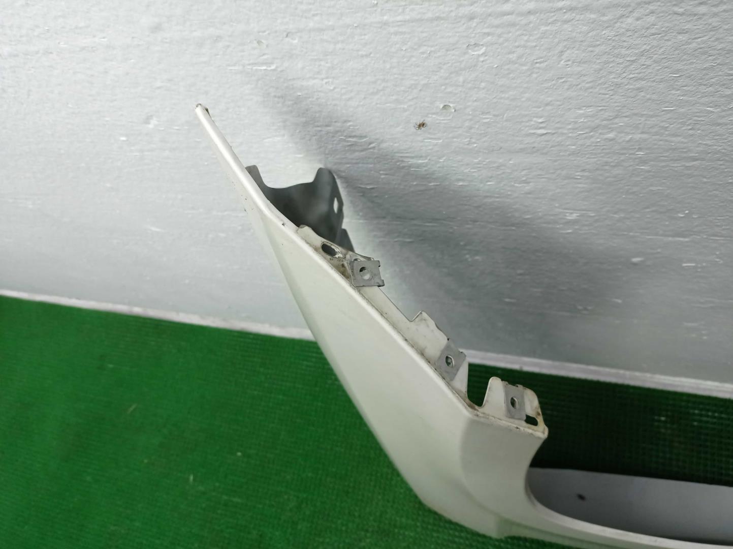 Крыло переднее правое