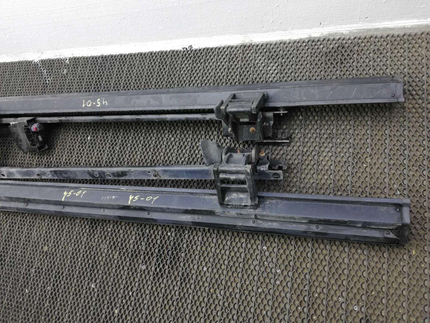 Подножка правая