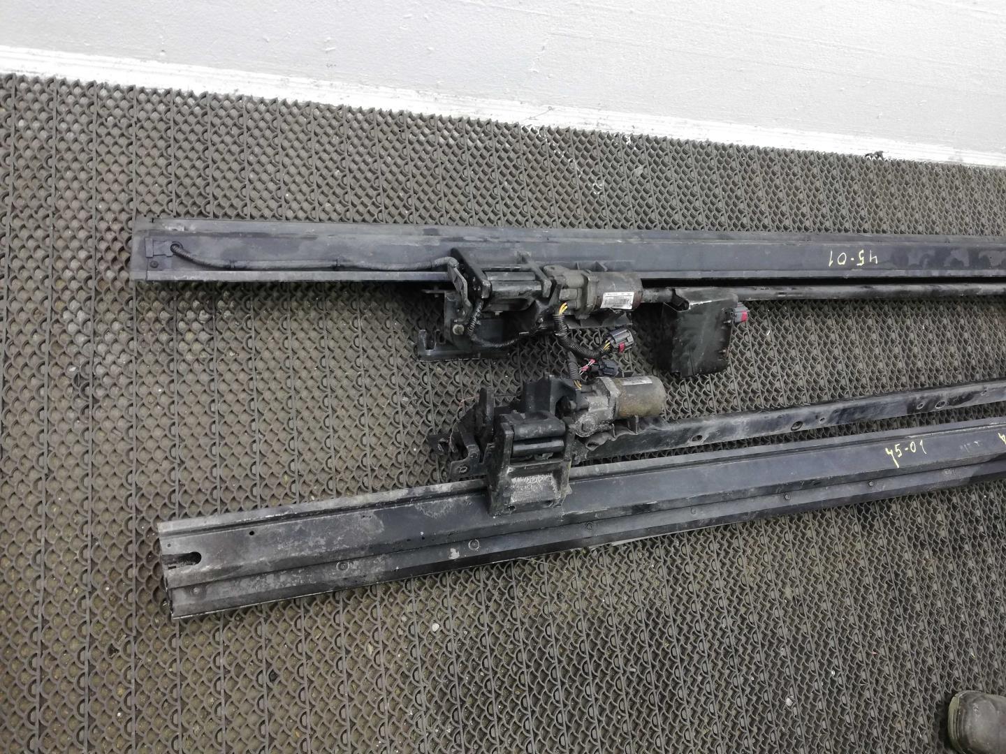 Подножка правая