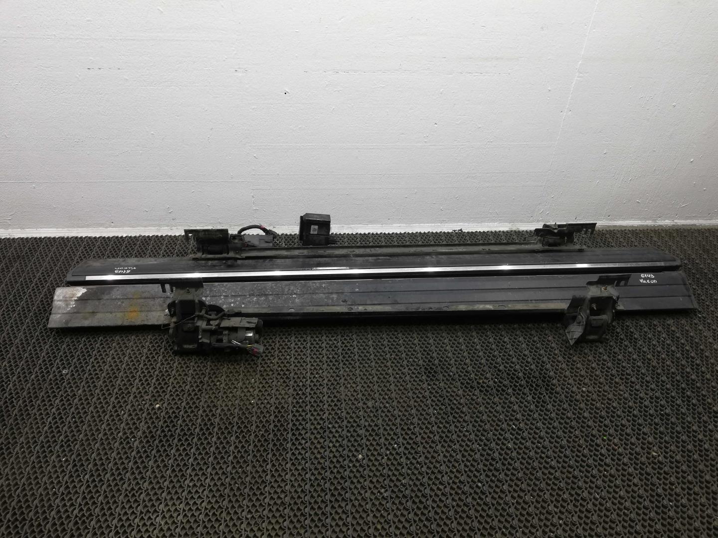 Подножка правая