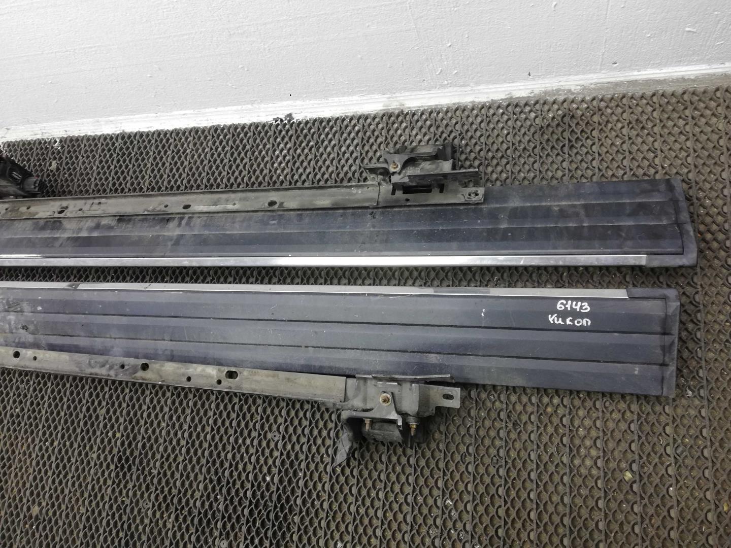 Подножка левая