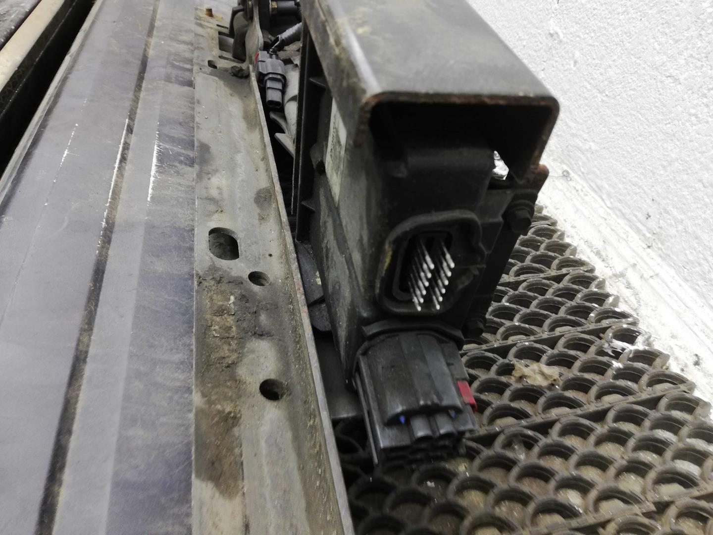 Подножка левая