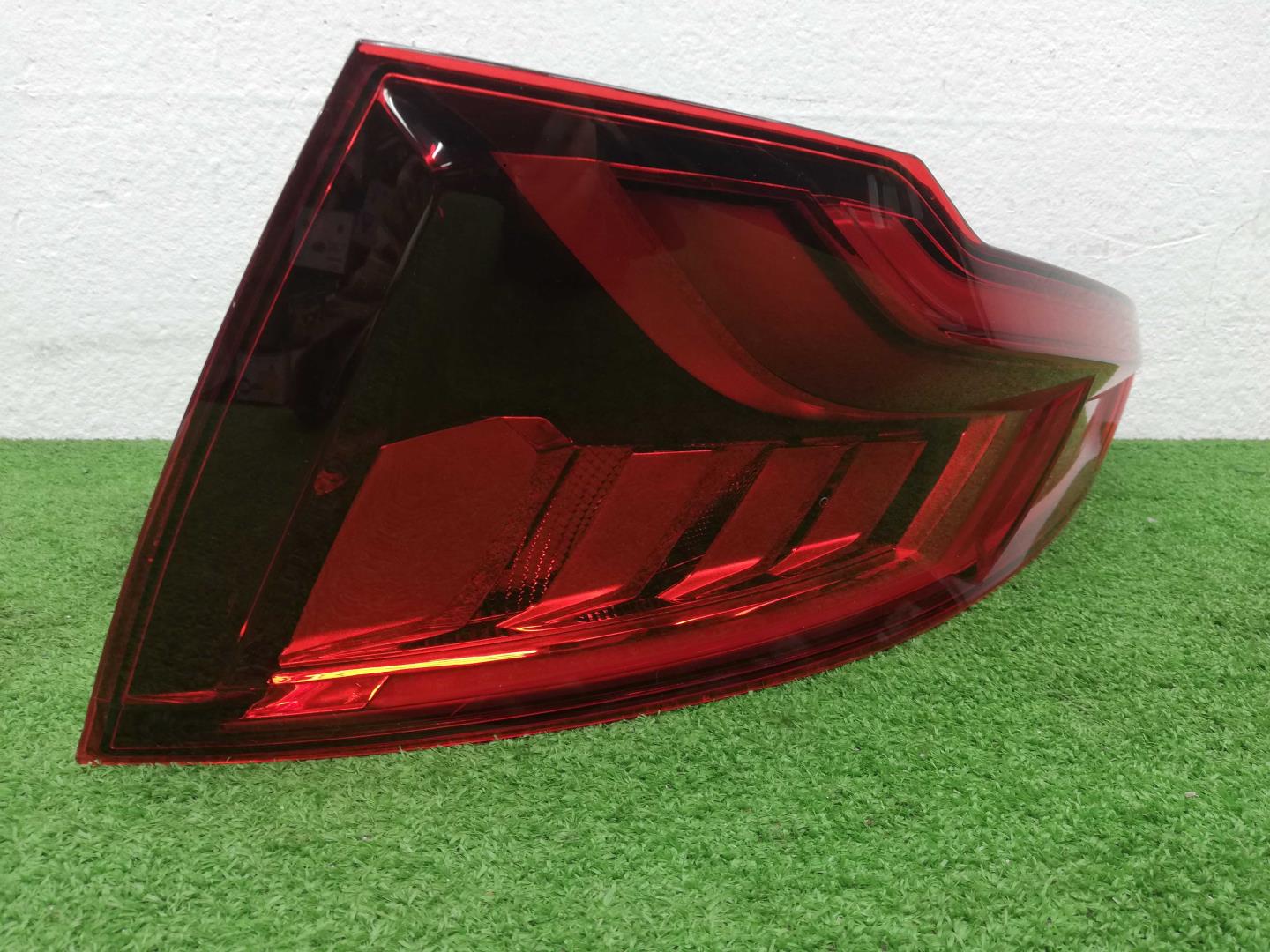 Фонарь задний внутренний правый