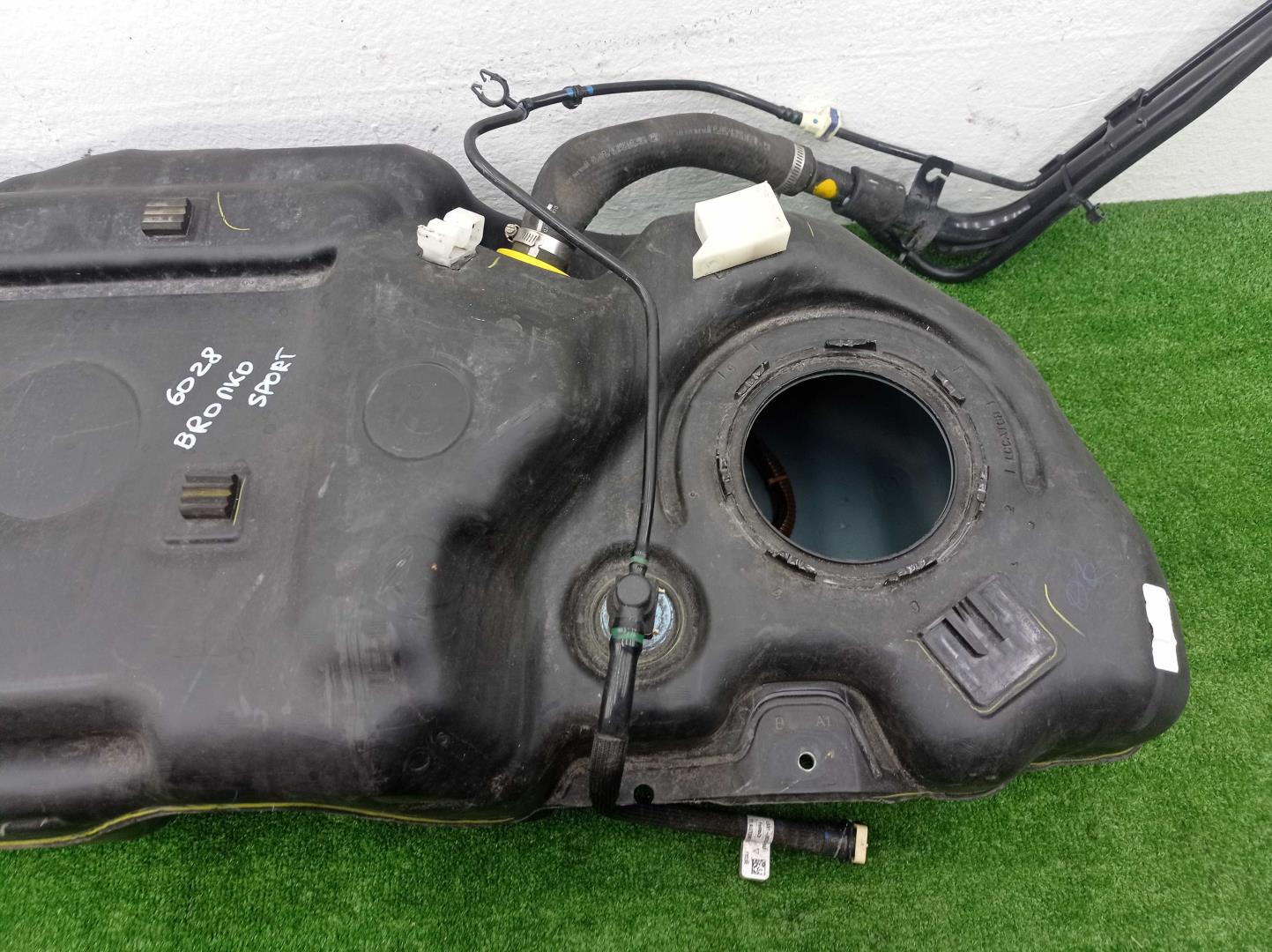 Бак топливный