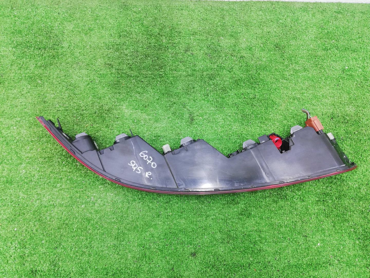 Фонарь задний в бампер правый