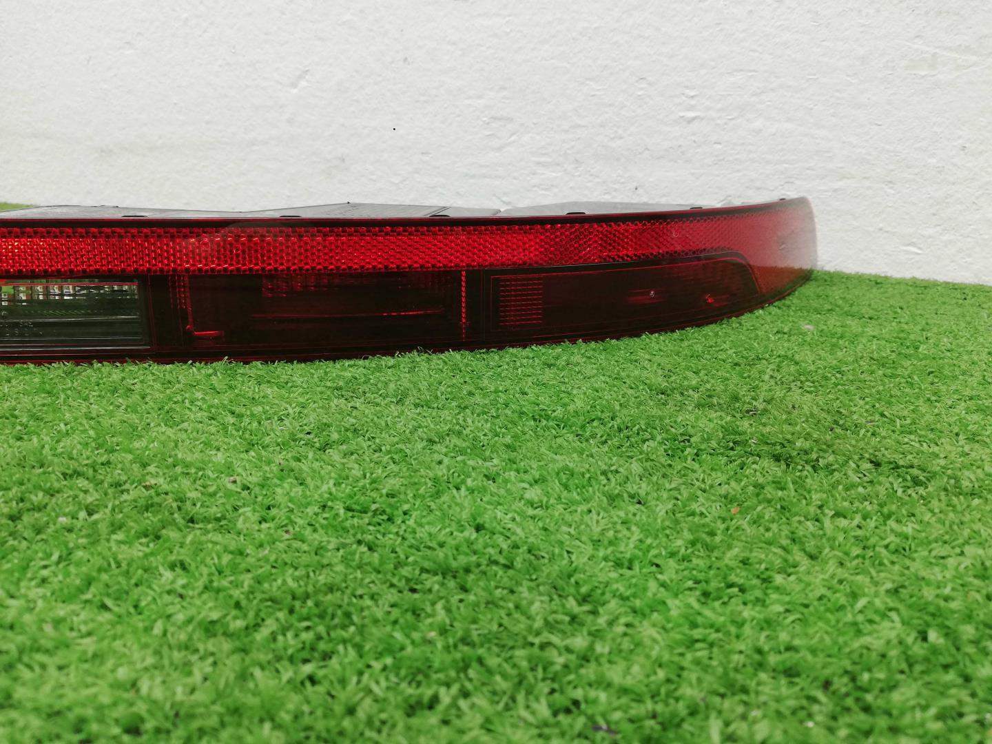 Фонарь задний в бампер правый