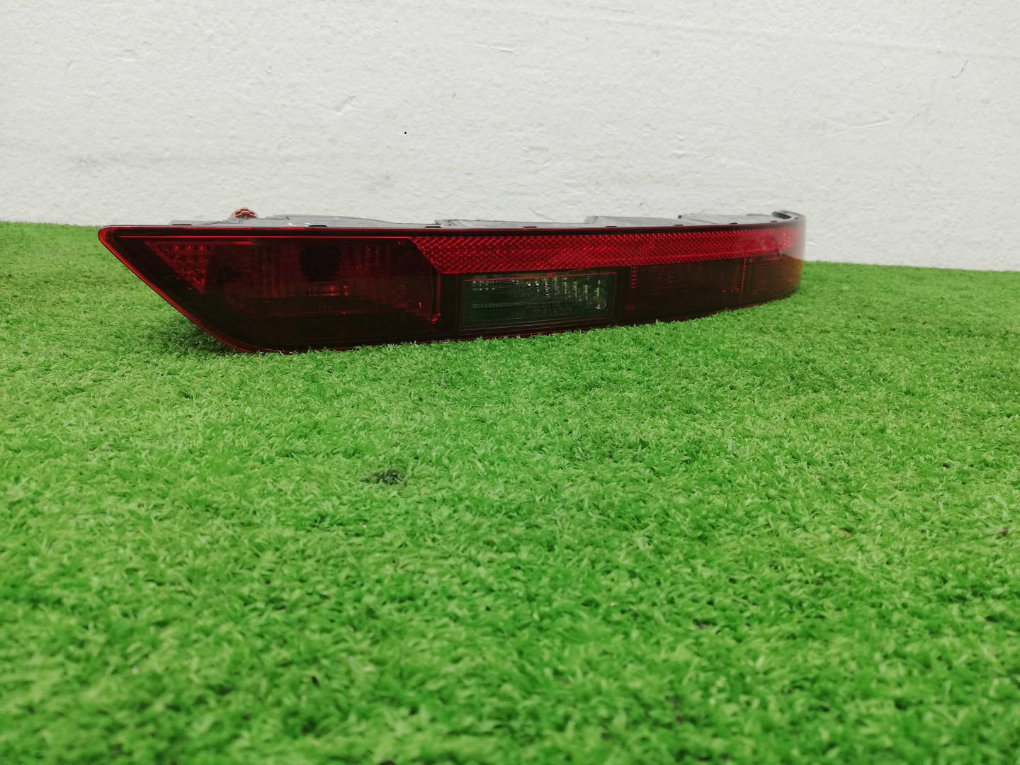 Фонарь задний в бампер правый