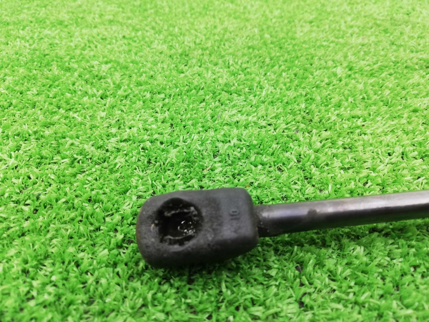 Амортизатор капота