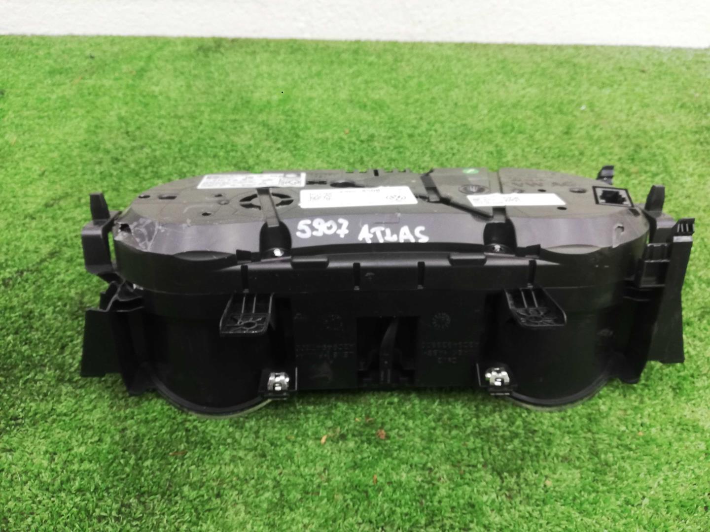 Панель приборов