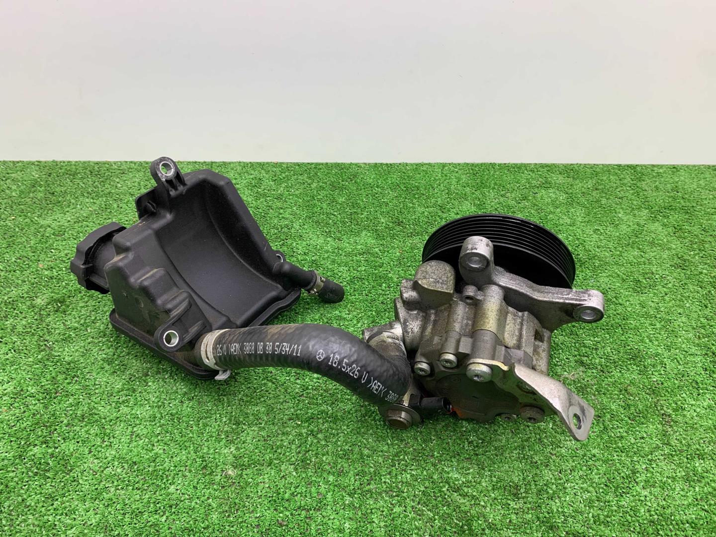 Насос ГУР (гидроусилитель руля)