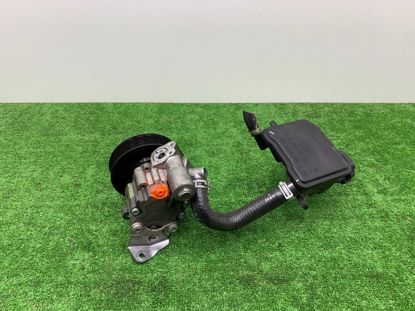 Насос ГУР (гидроусилитель руля)