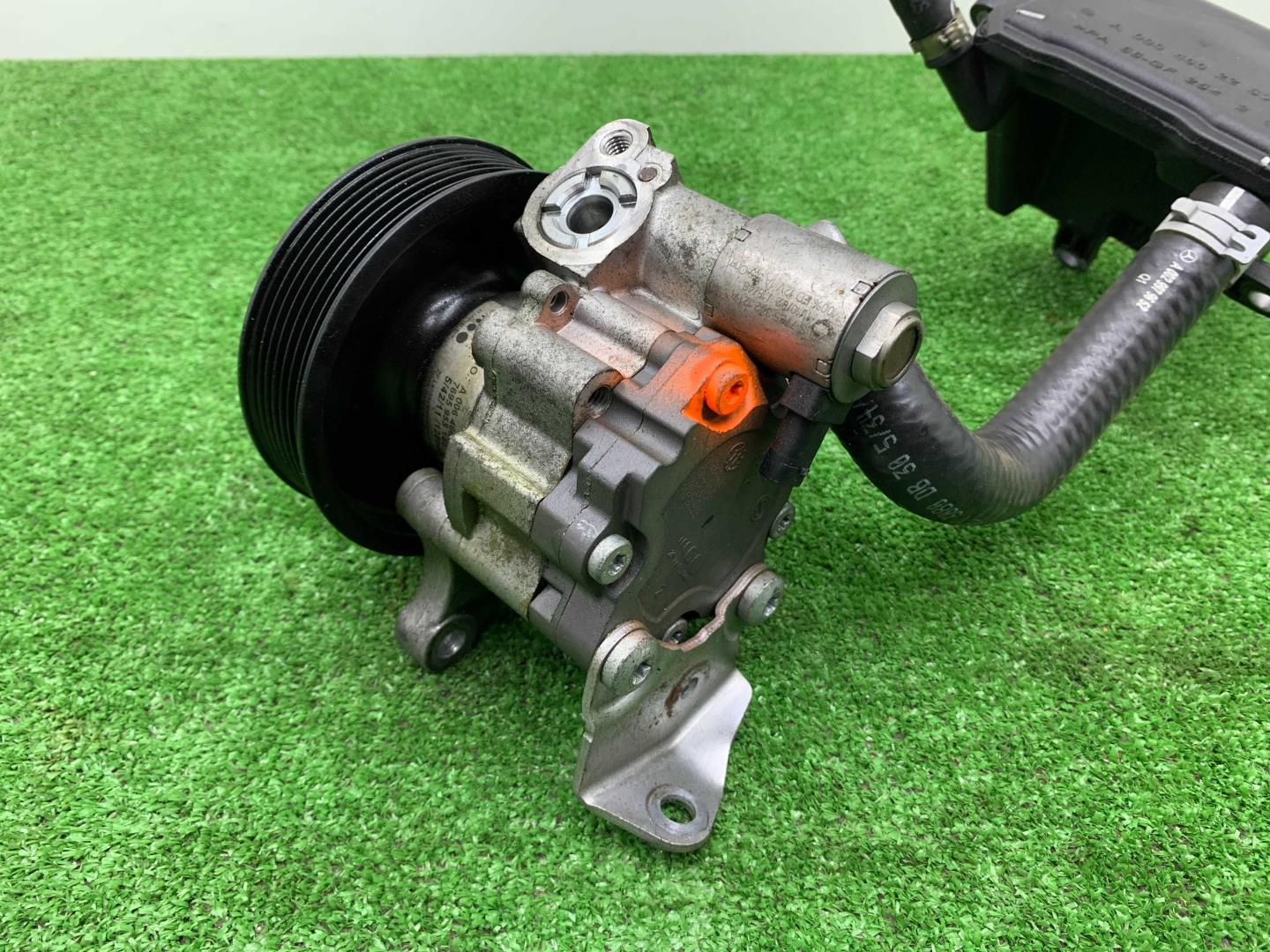 Насос ГУР (гидроусилитель руля)