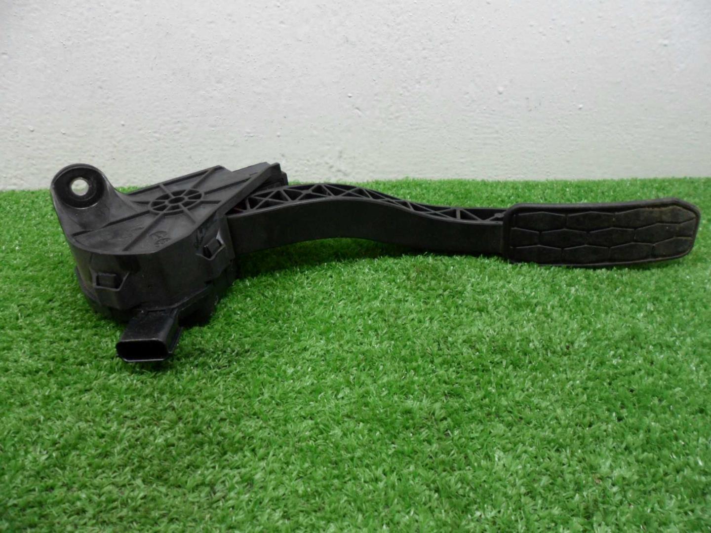 Педаль газа