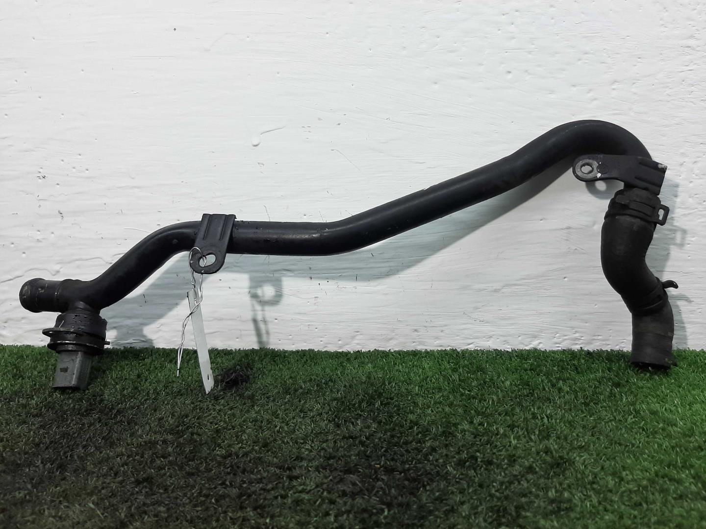 Трубка системы охлаждения